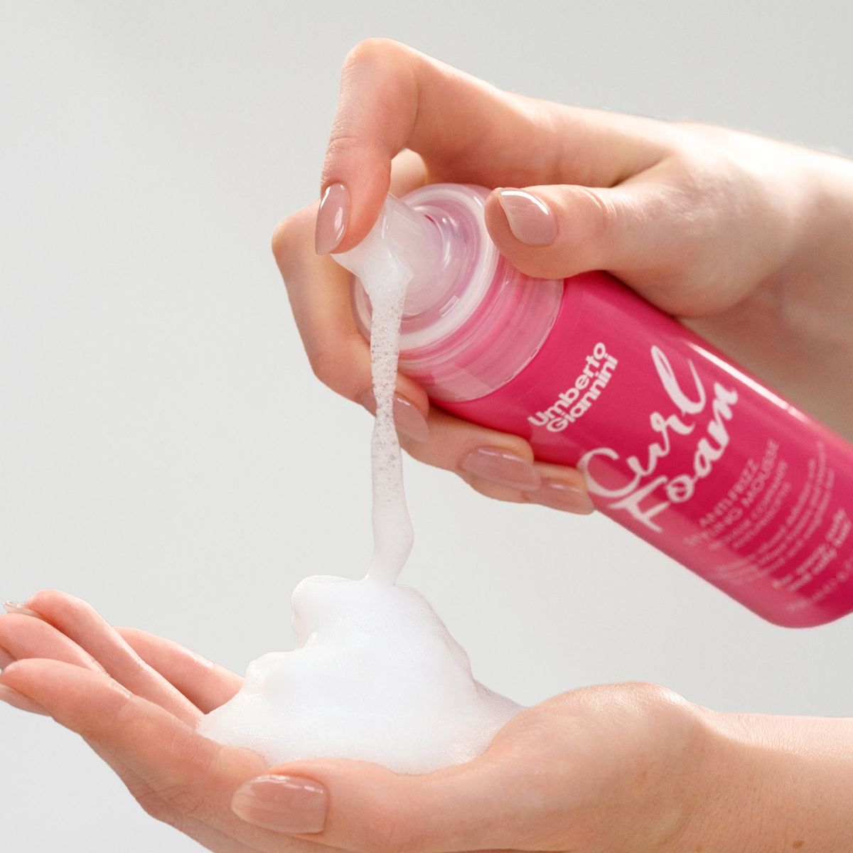 Umberto Giannini Curl Foam Anti-Frizz Styling Mousse - photo 2